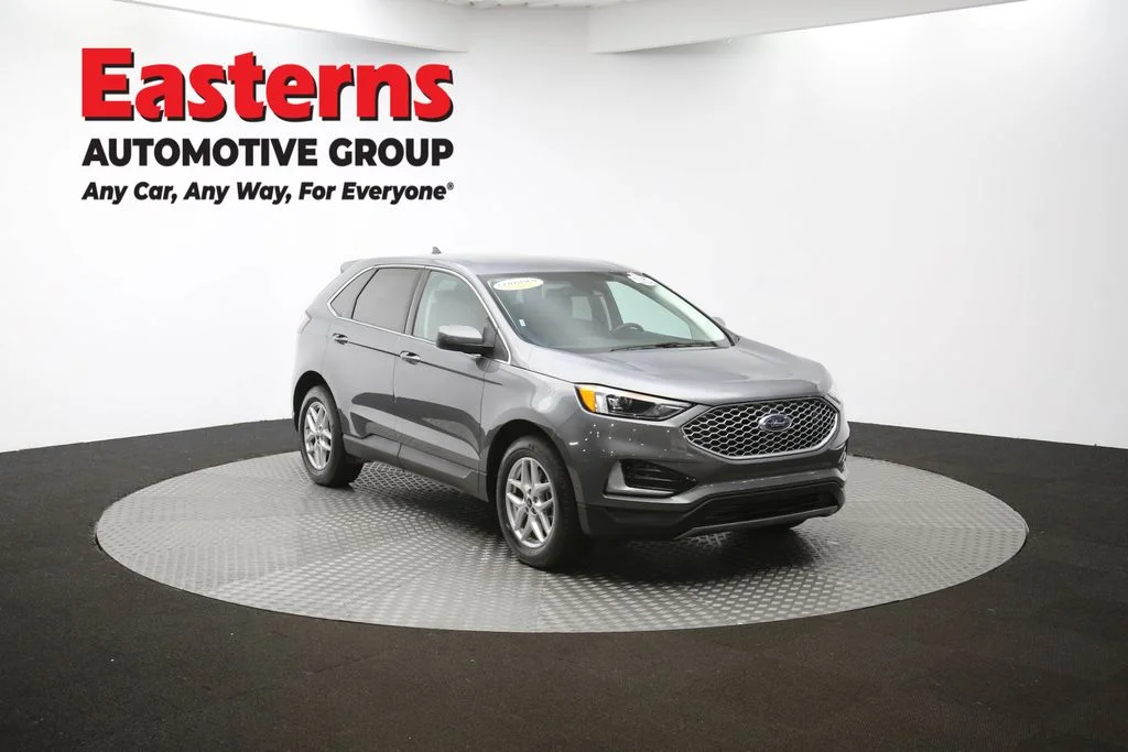Used 2024 Gray Ford SEL image 47