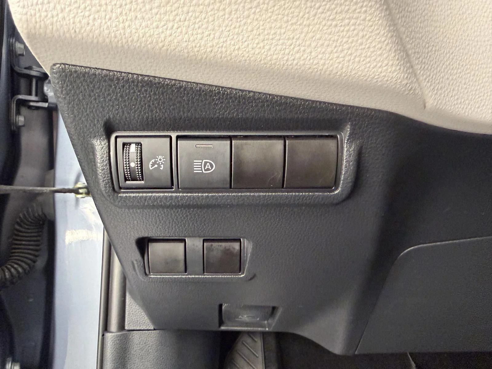 Used 2022 Celestite Toyota L image 17