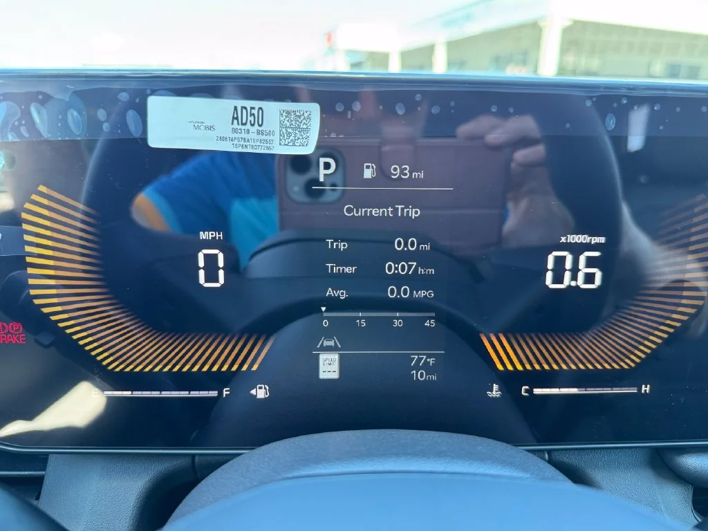 New 2027 Pale Gray Kia X-Line S image 25