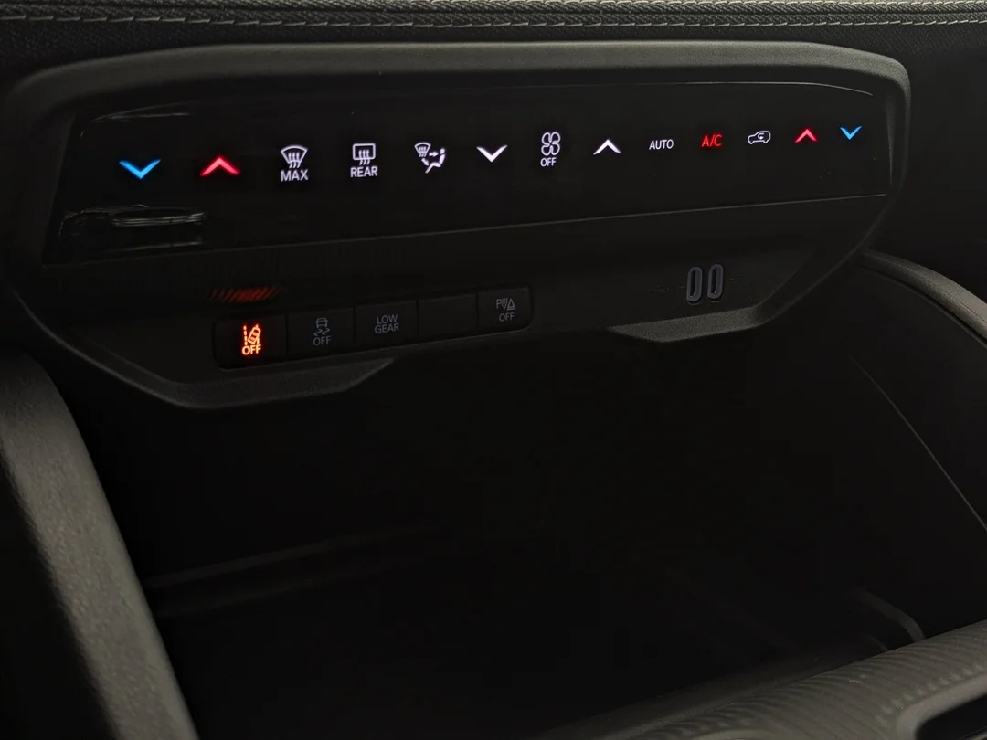 New 2026 Black Jeep Laredo - - 4x4 - 1.6L Turbo Hybrid - Uconnect 5 w/ 12.3 Screen & More! image 22
