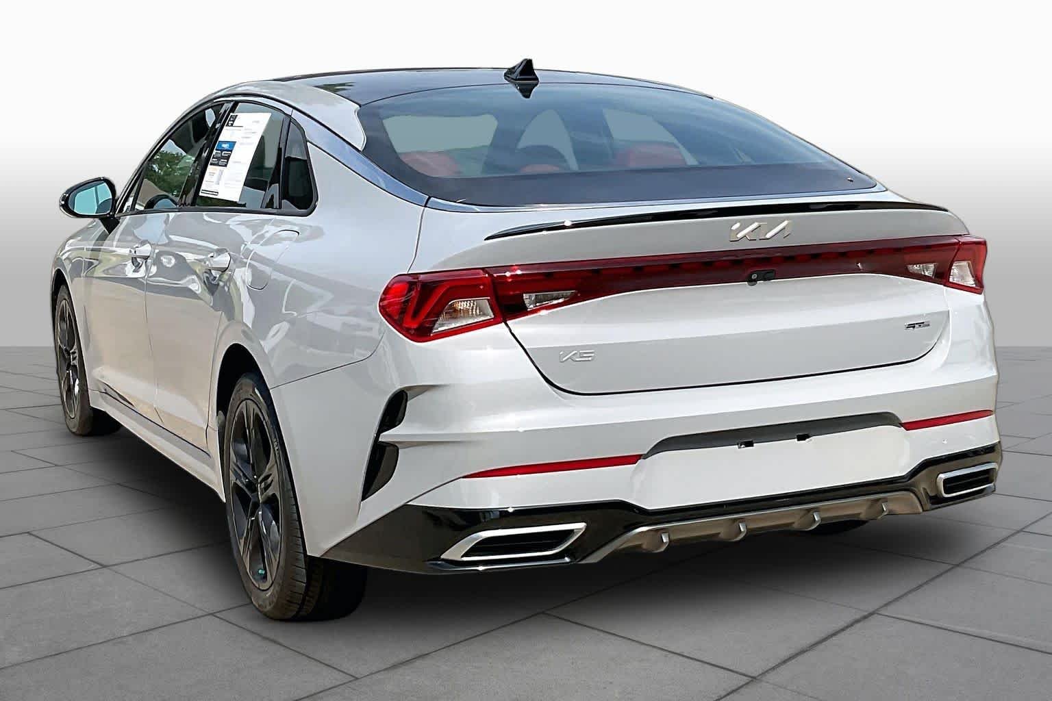 Used 2023 Wolf Gray Kia GT-Line image 14