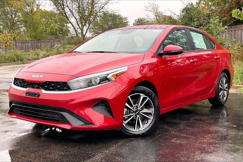 Used 2023 Red Kia LXS image 12