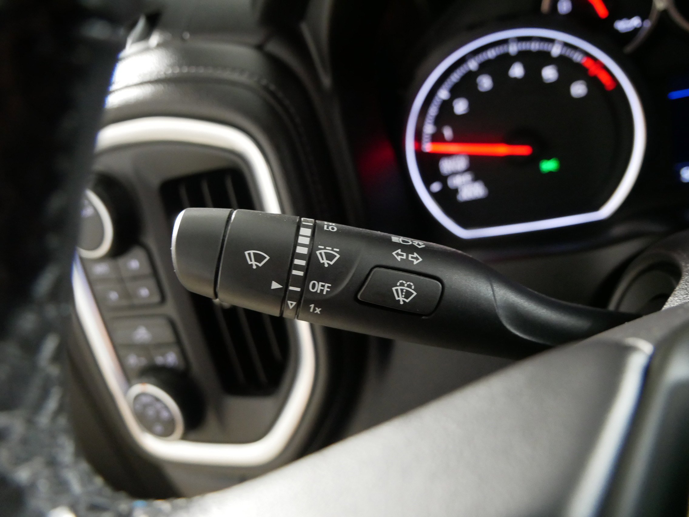 Used 2020 SUMMIT WHITE Chevrolet LT image 31