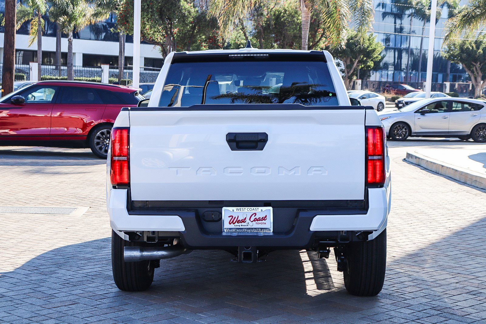 2025 Toyota Tacoma SR5 - Photo 7