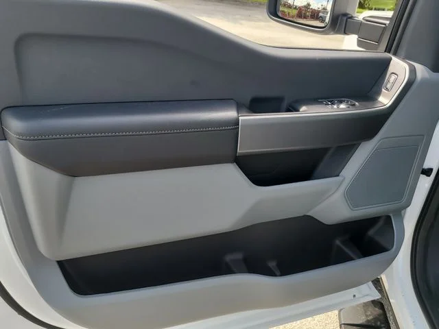 New 2026 Oxford White Ford XLT image 13