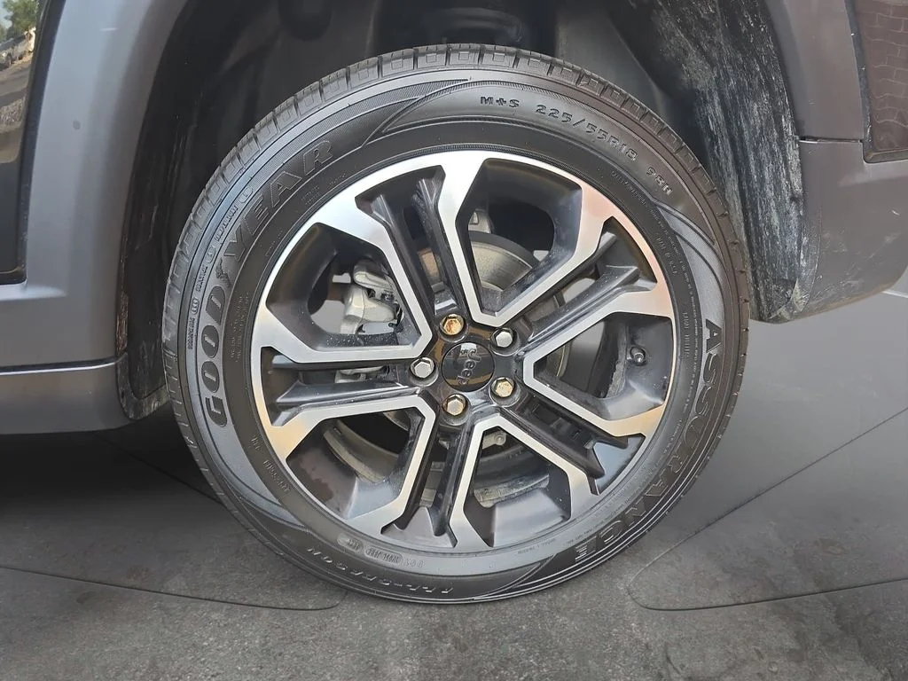 Used 2022 Black Jeep Limited image 28