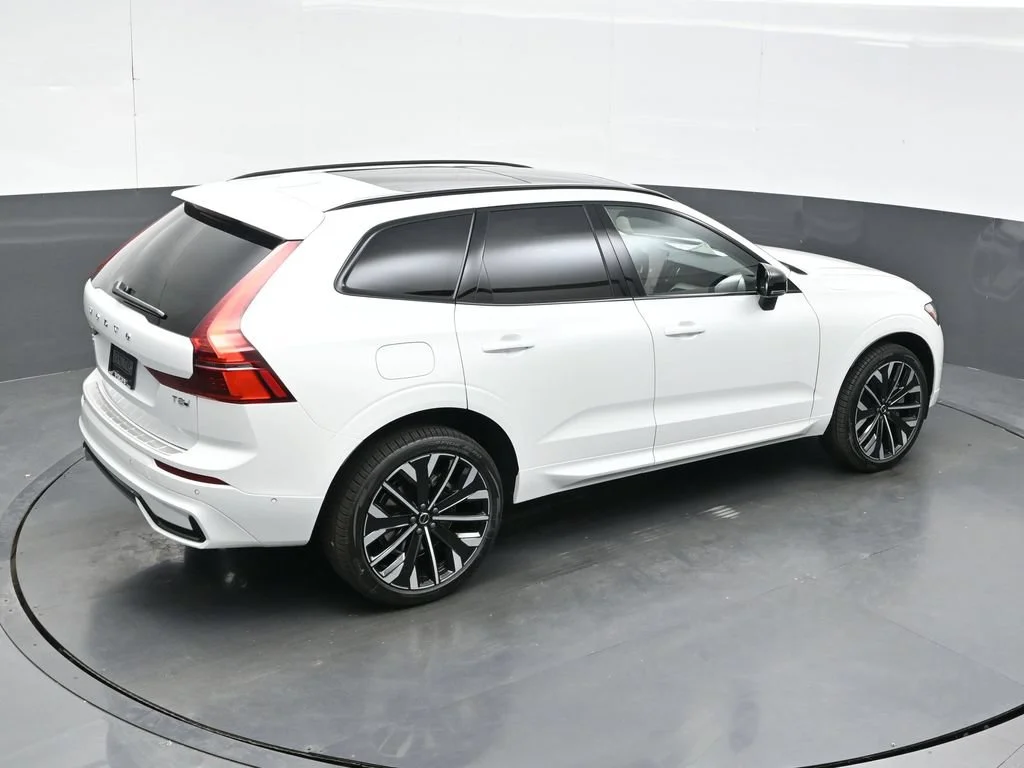 New 2027 Crystal White Volvo T8 Ultra image 36