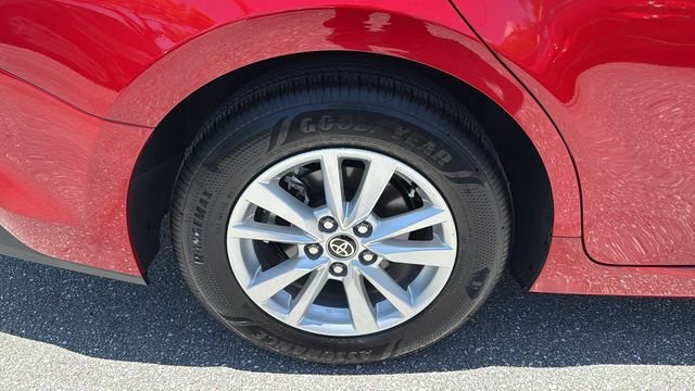 2025 Toyota Camry LE - Photo 12
