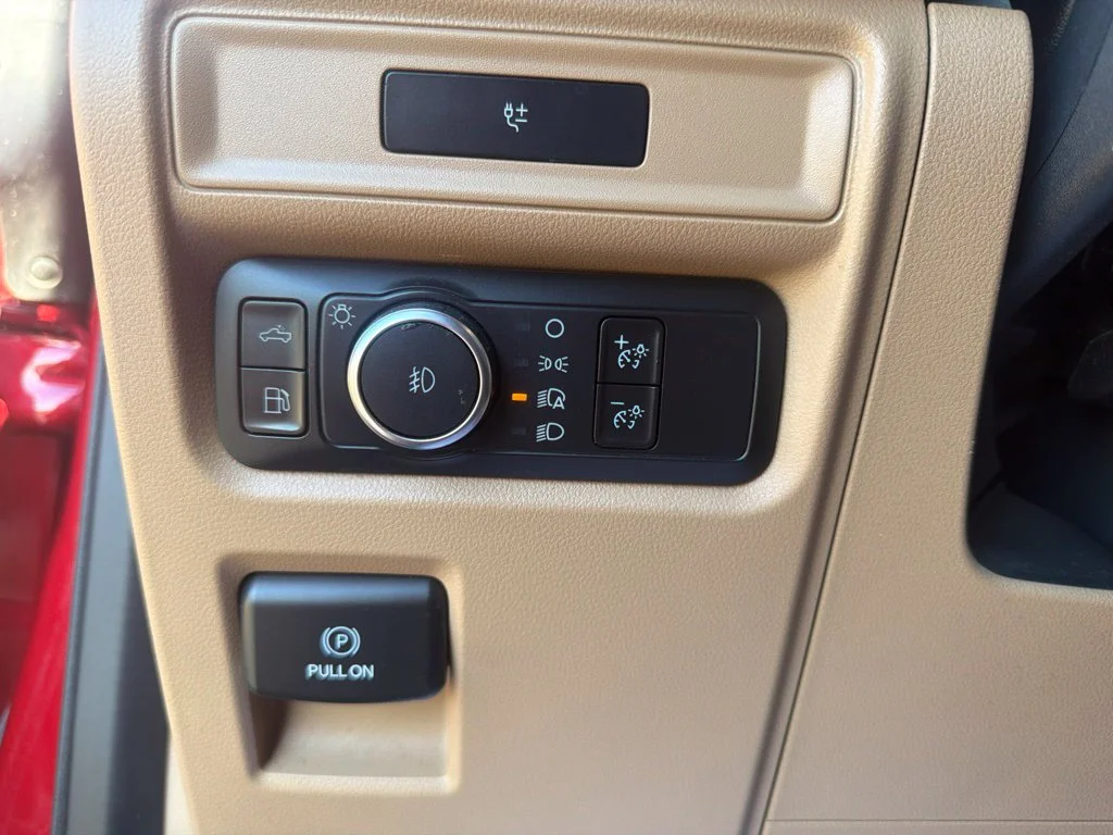 Used 2022 Red Ford XLT image 23
