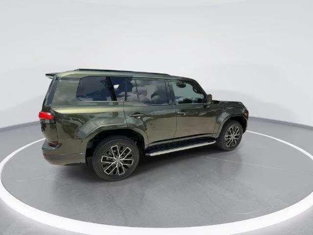 Certified Used 2025 NORI GREEN PEARL Lexus Premium+ image 8