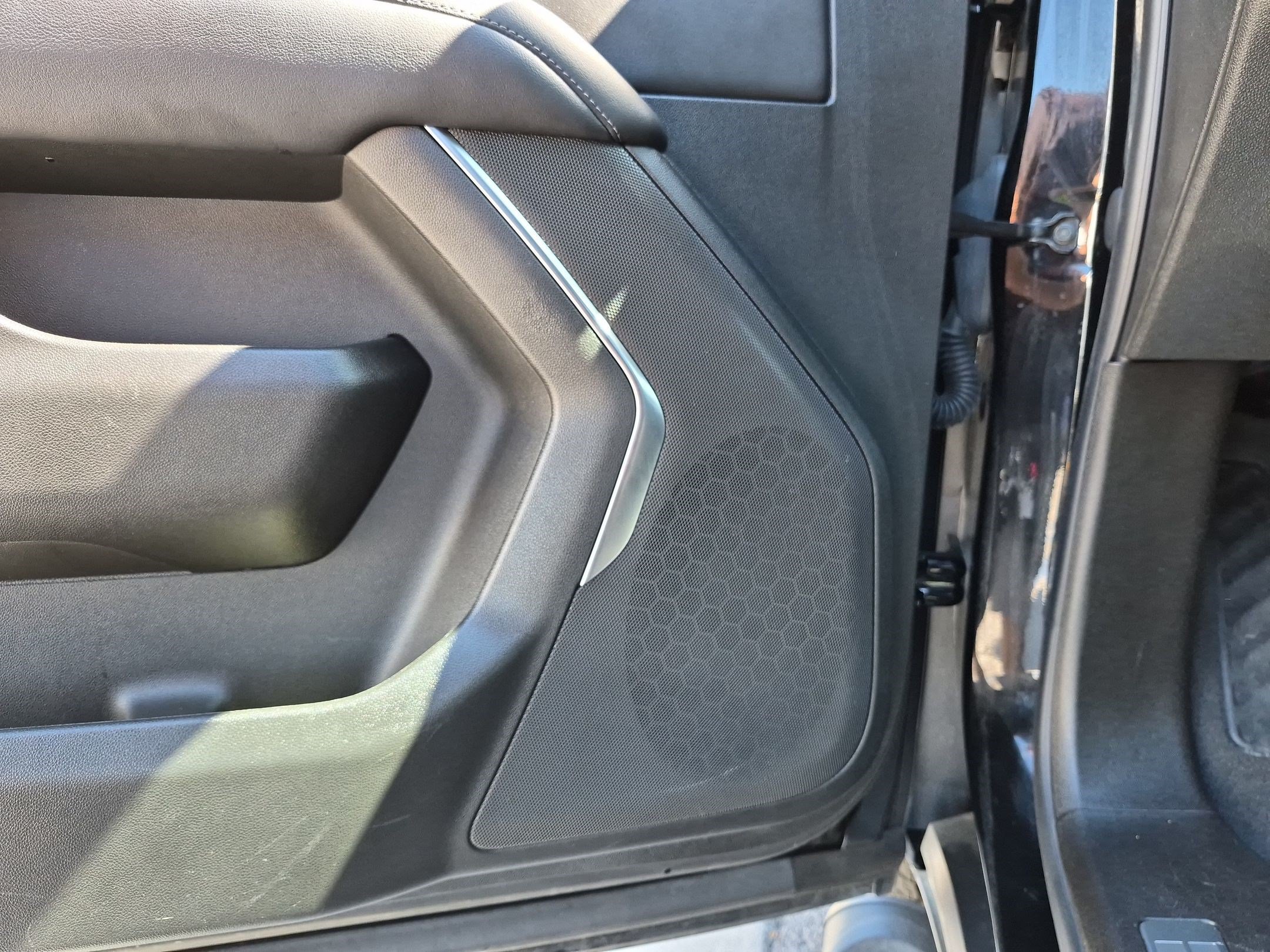 Used 2025 Black Chevrolet Z71 image 14
