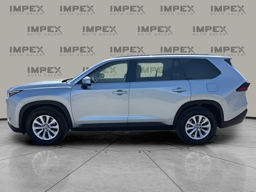 Used 2025 Silver Toyota XLE image 3