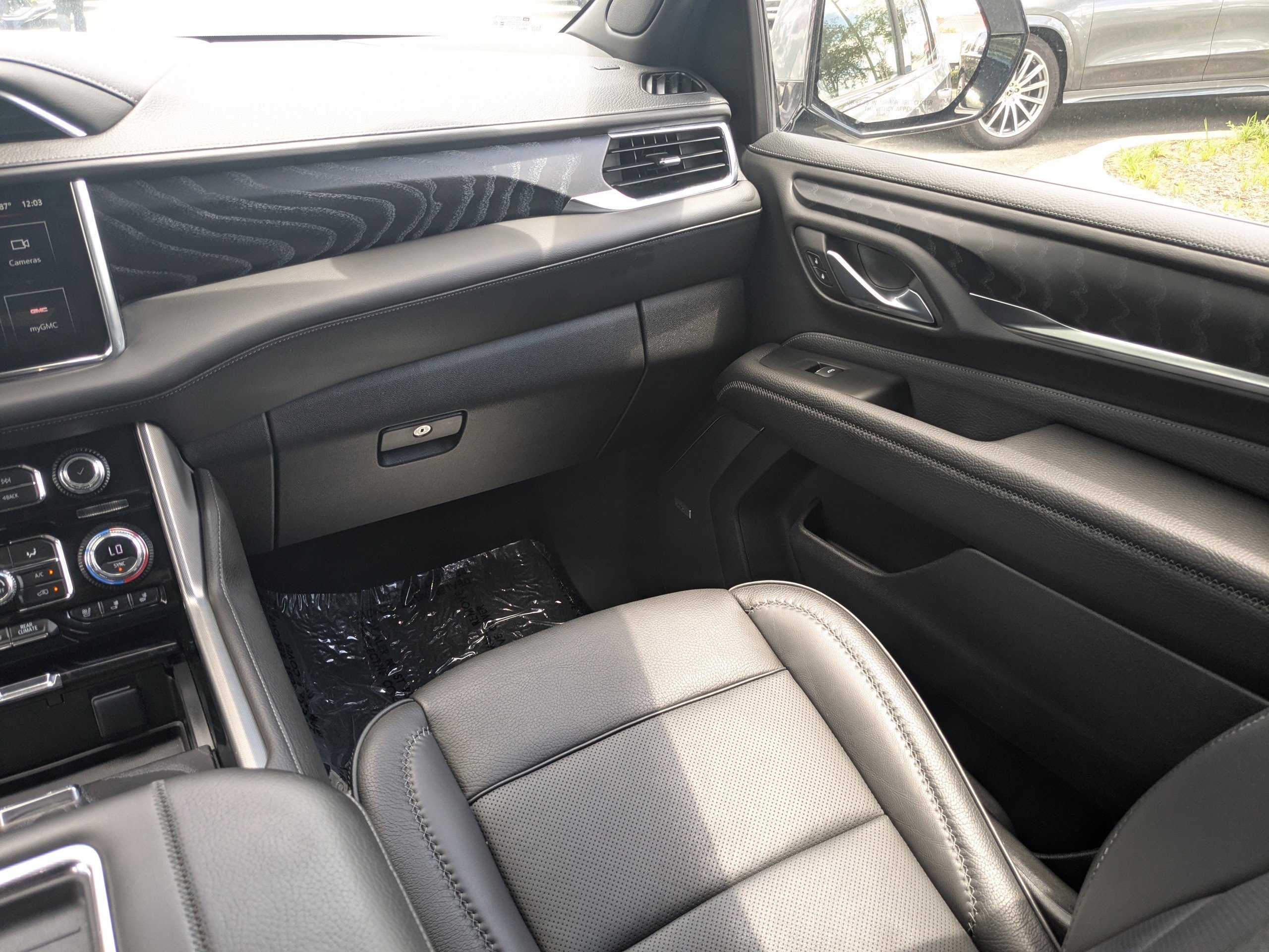 Used 2023 Sterling Metallic GMC Denali image 18