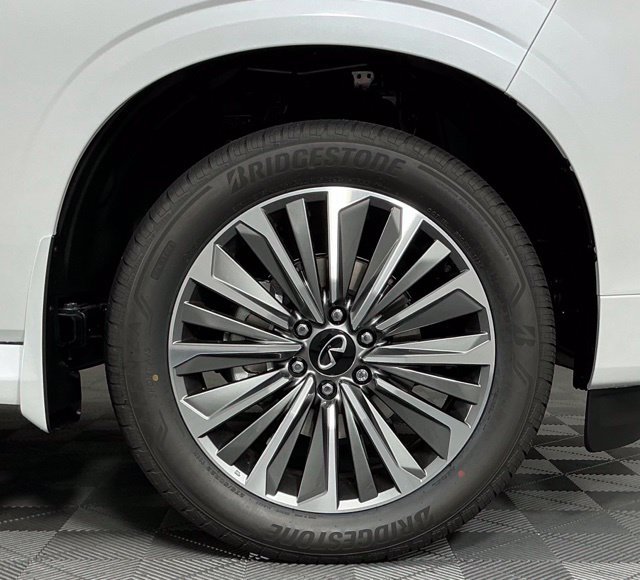 New 2027 White INFINITI LUXE image 7
