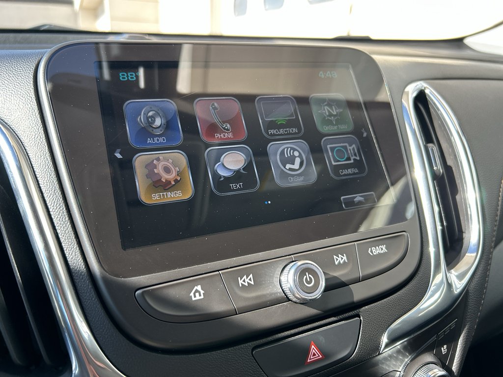 Used 2018 Silver Ice Metallic Chevrolet Premier image 19