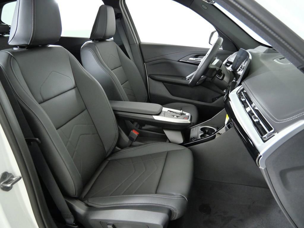 Used 2026 Alpine White BMW xDrive28i image 22