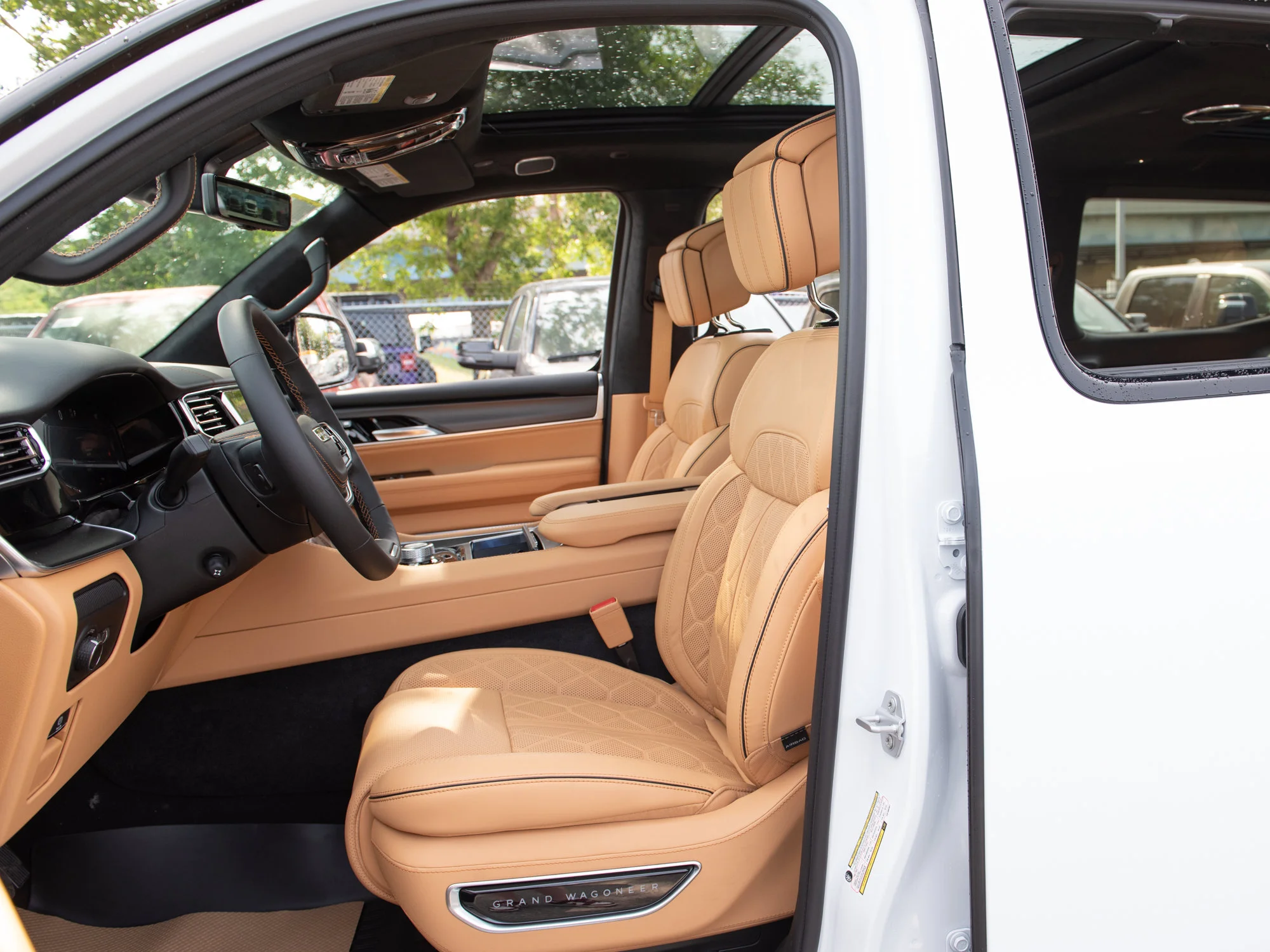 New 2026 White Jeep Summit Reserve* image 23