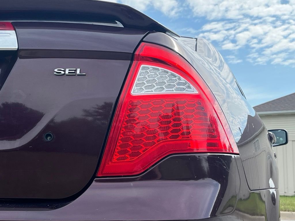 Used 2012 Red Ford SEL image 12
