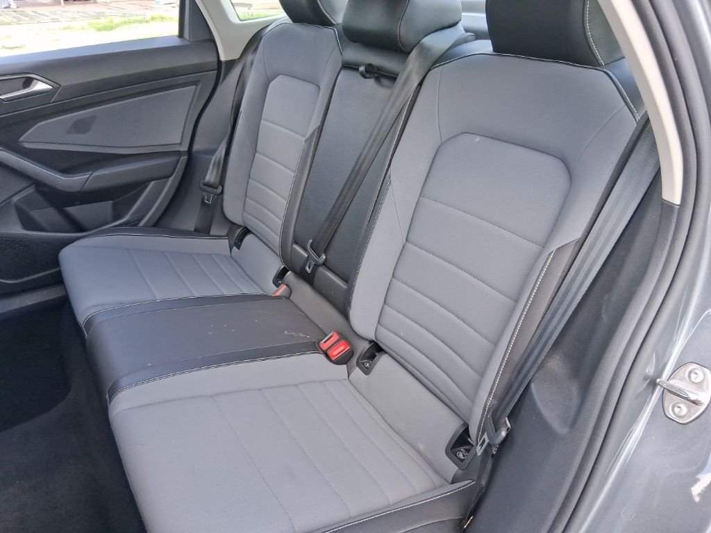 2025 Volkswagen Jetta SE - Photo 13