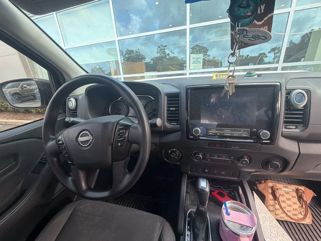 Used 2022 White Nissan S image 13