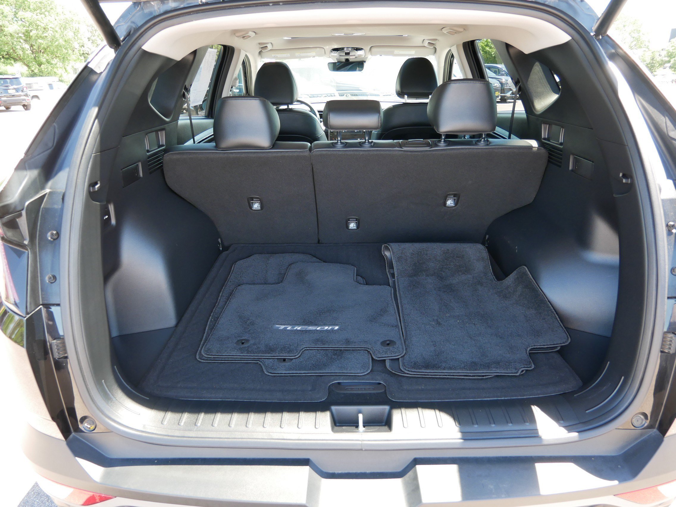 Certified Used 2023 Phantom Black Hyundai SEL image 18