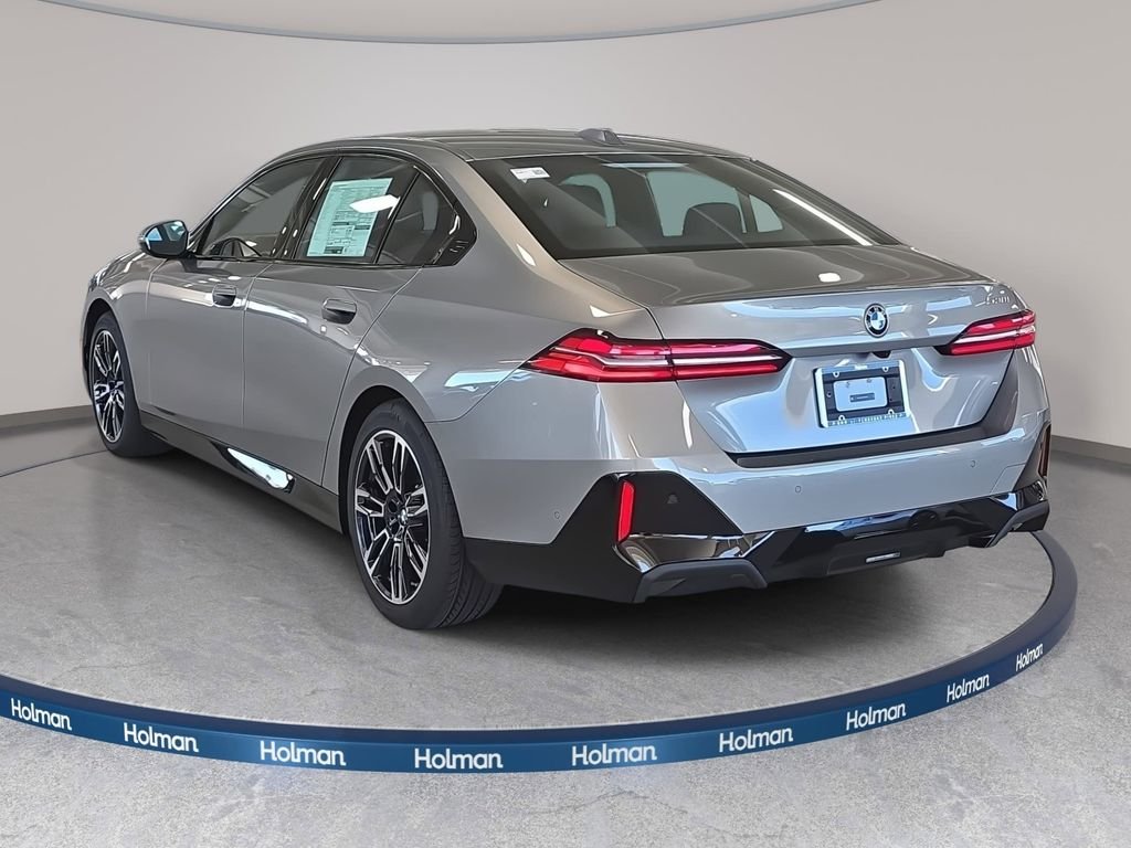 Used 2026 Oxide Grey Met BMW 530i image 6