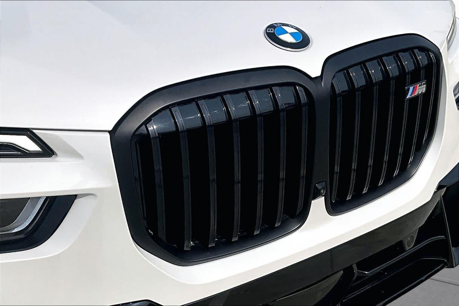 Used 2024 Mineral White Metallic BMW M60i image 29