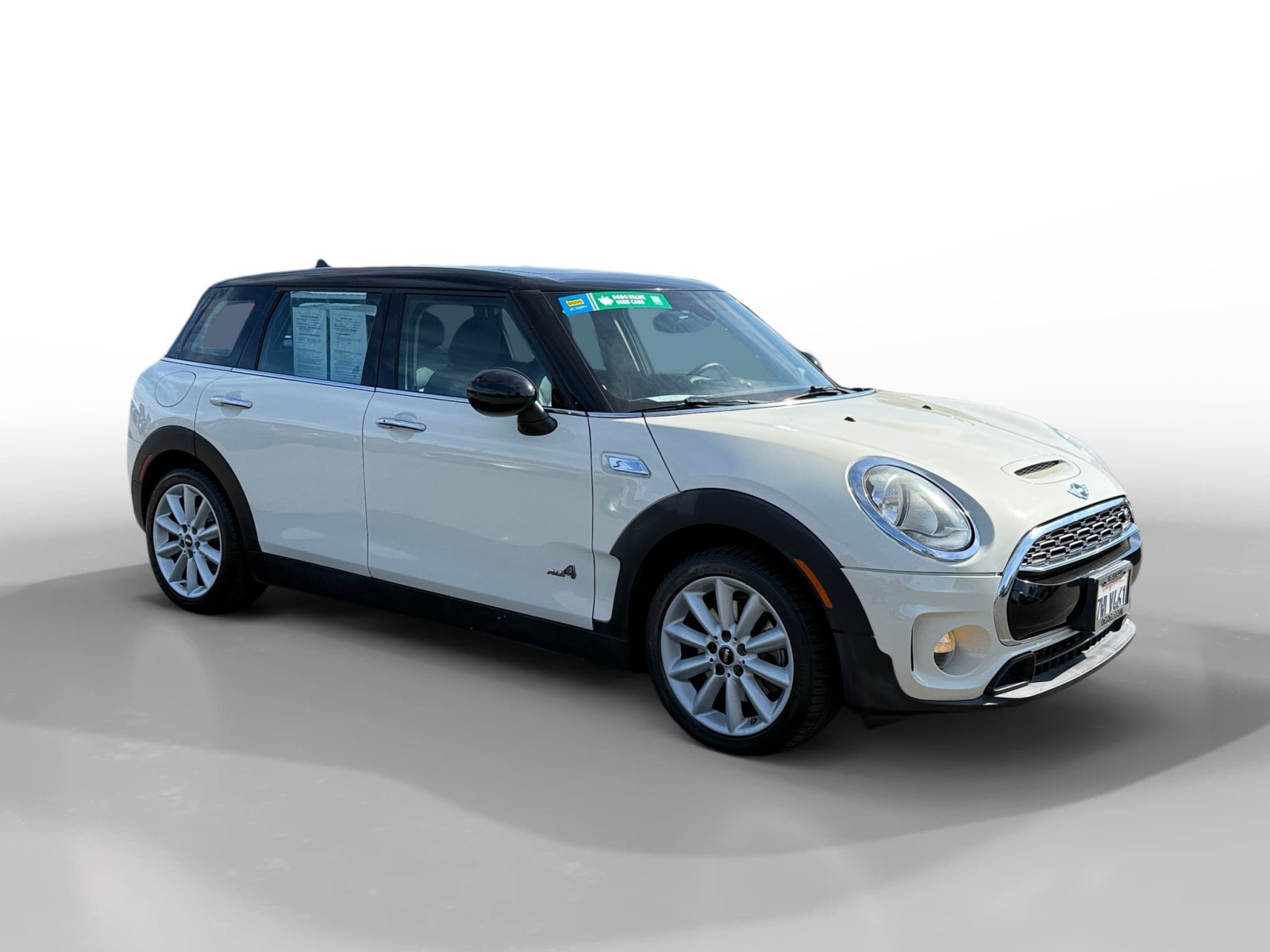 Used 2017 Pepper White MINI Clubman image 7