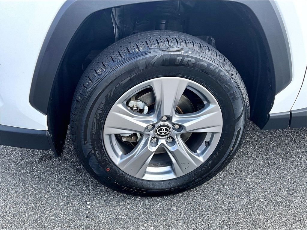 Used 2025 White Toyota XLE image 7