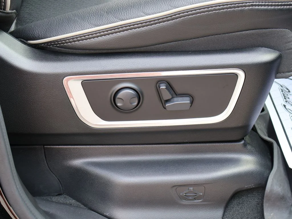 Used 2023 Black Ram Laramie image 9