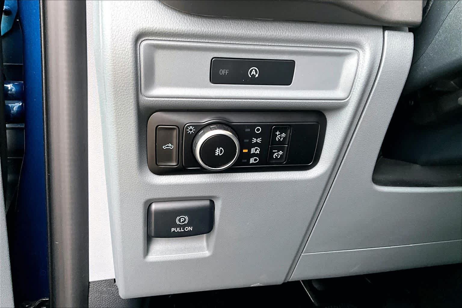 Used 2025 Atlas Blue Metallic Ford XLT image 35