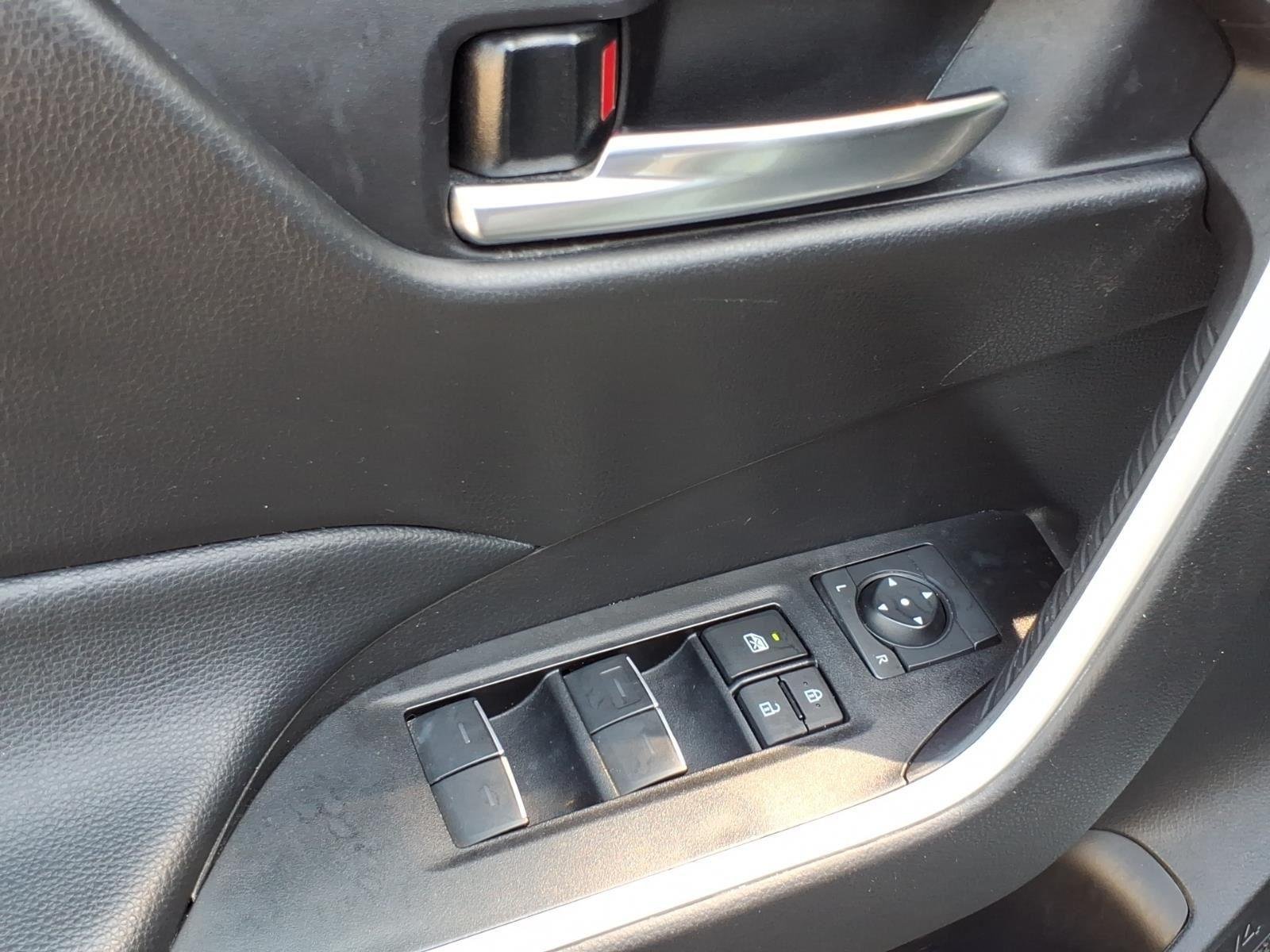 Used 2024  TOYOTA  image 16