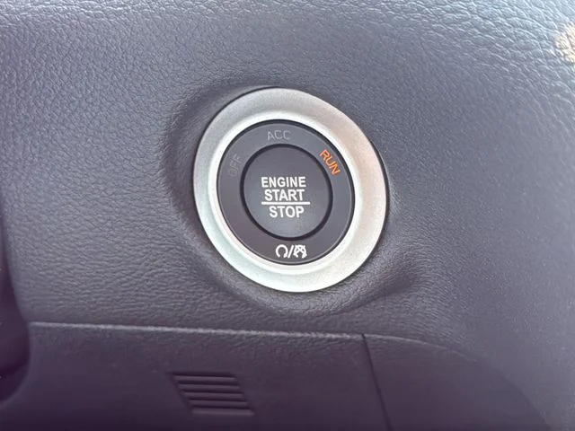 2025 Chrysler Pacifica Select - Photo 24