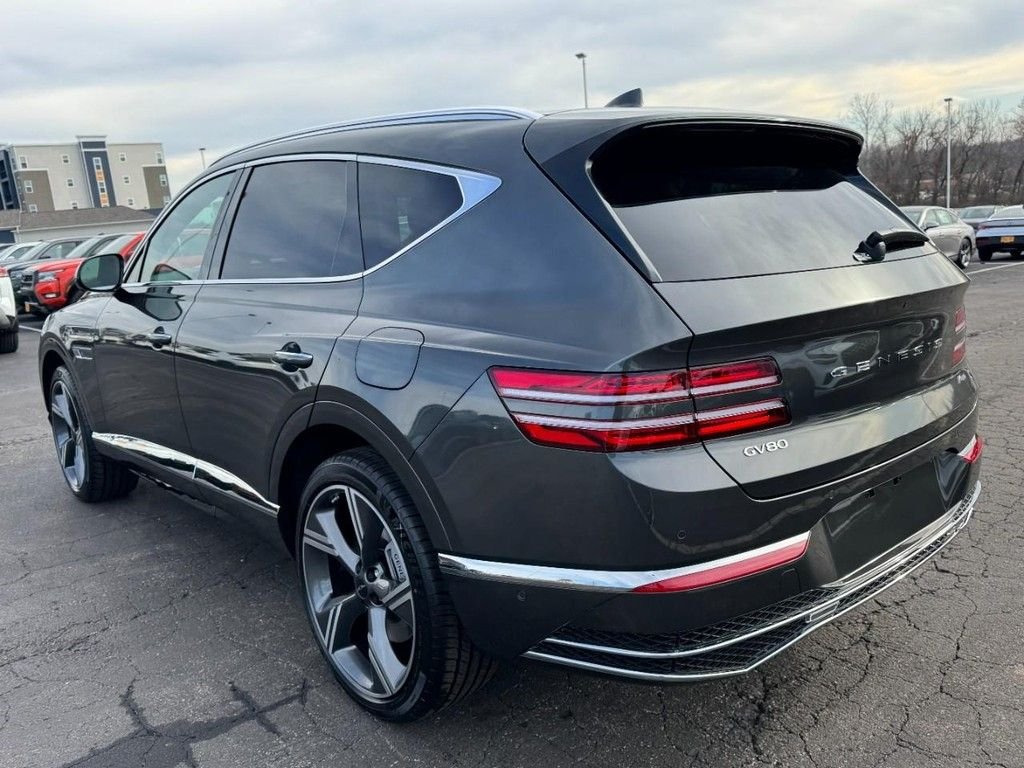 Used 2026 Makalu Gray Genesis 2.5T Prestige image 5