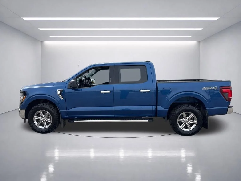 Used 2024 Atlas Blue Metallic Ford XLT image 4