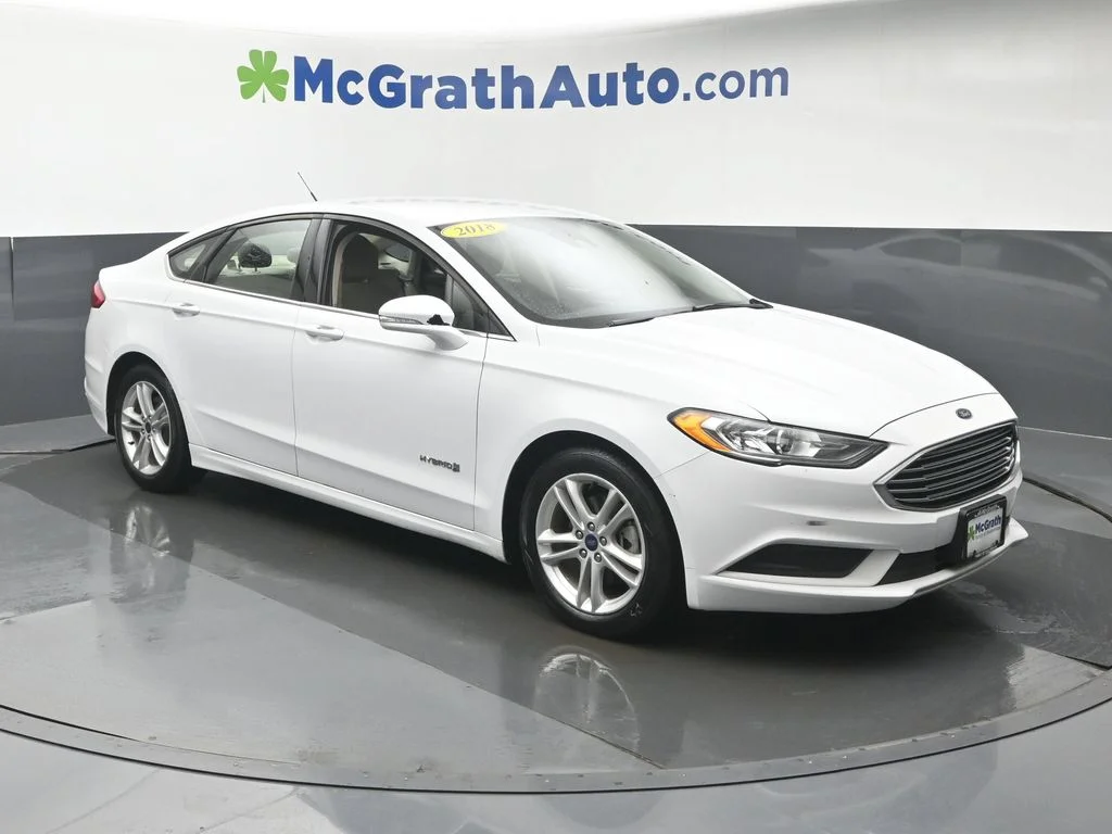 Used 2018 White Ford SE image 2