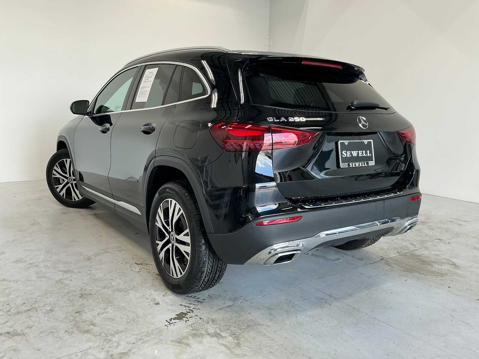 Certified Used 2026 Night Black Mercedes-Benz GLA 250 image 6