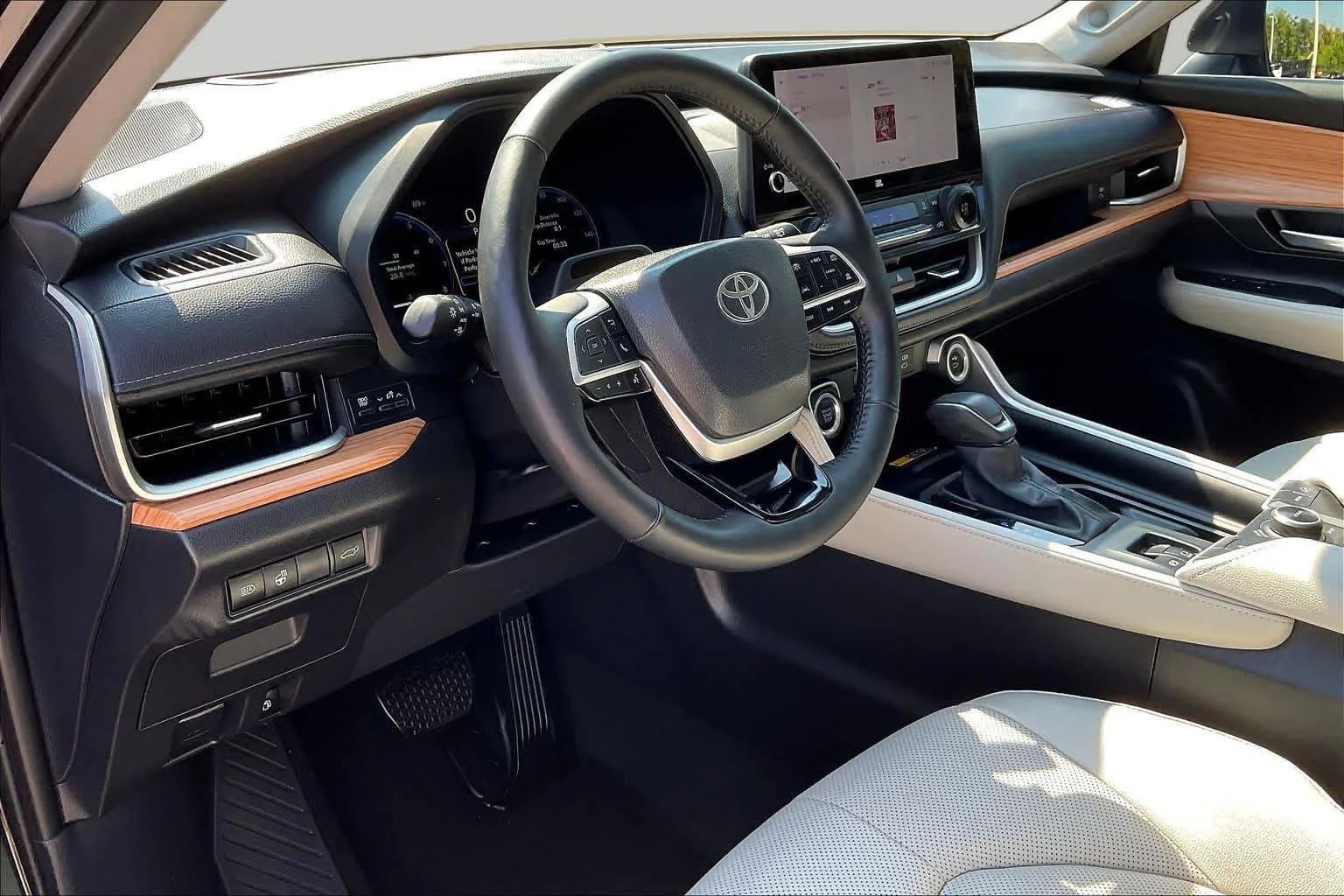 Certified Used 2025 Midnight Black Metallic Toyota Platinum image 18