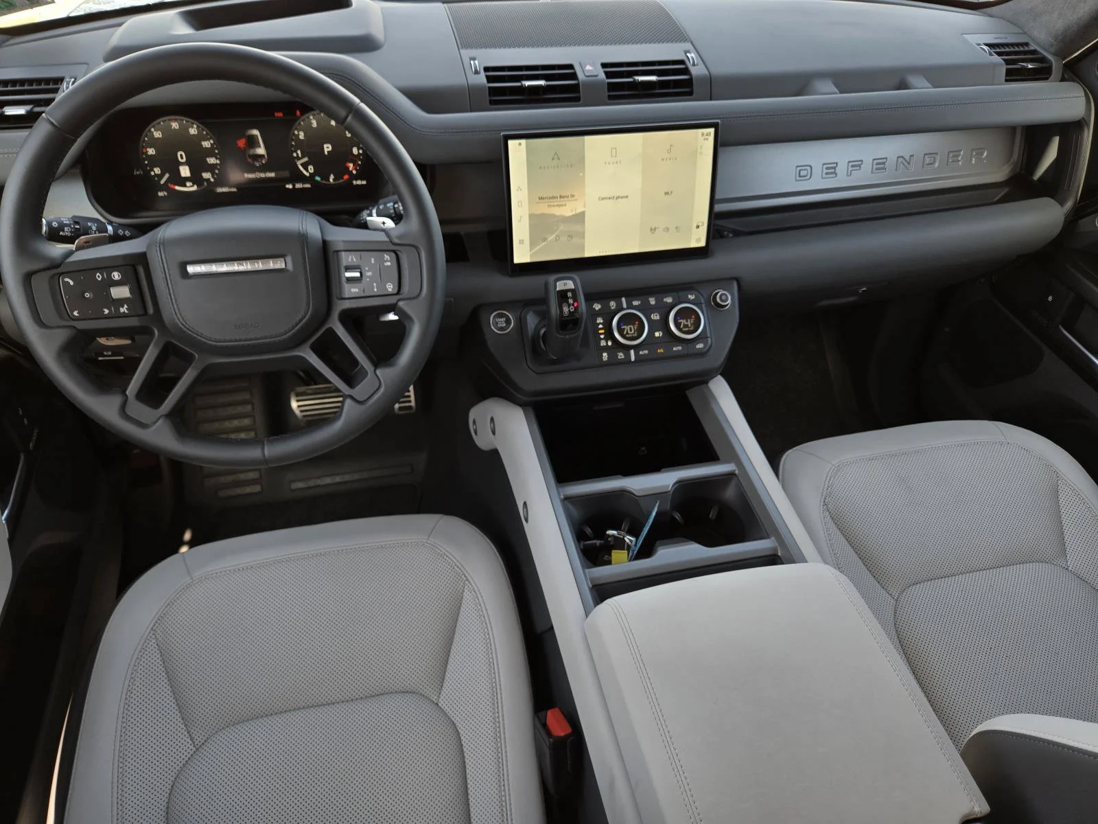 Used 2025 Gray Land Rover V8 image 37