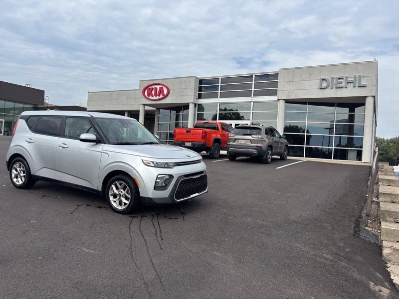 Used 2020 Silver Kia S image 4
