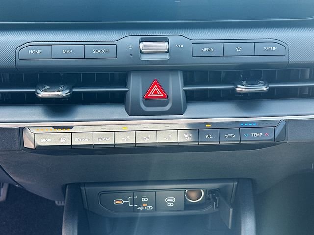 New 2026 Snow White Pearl Kia LX image 16