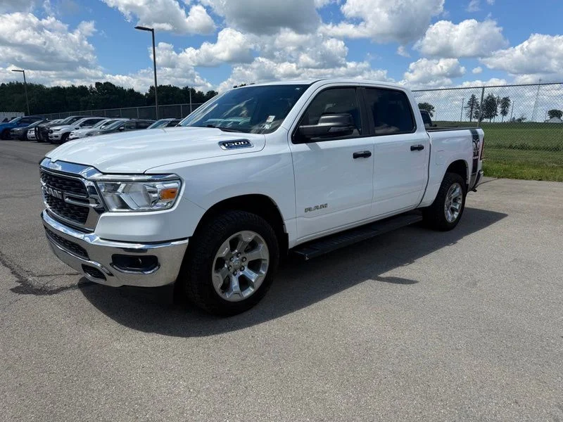 Used 2023 White Ram Big Horn/Lone Star image 3