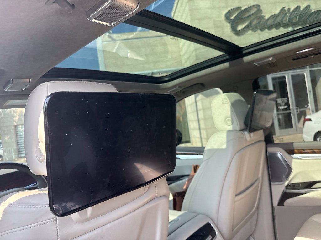Used 2025 White Cadillac Premium Luxury Platinum image 12