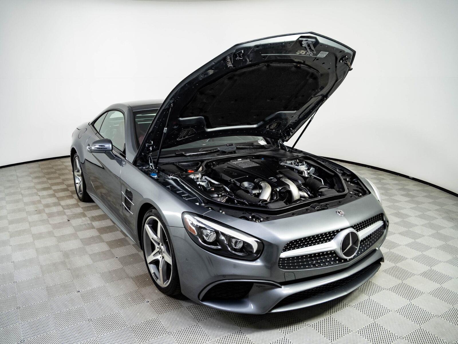 Used 2018 Selenite Grey Metallic Mercedes-Benz SL 550 image 29