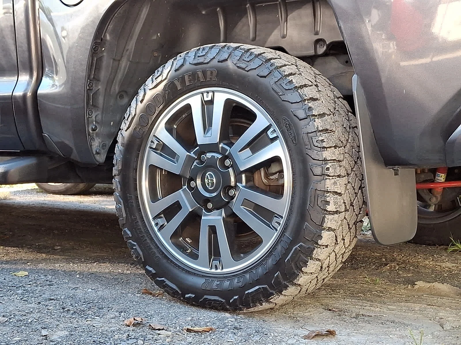 Used 2019 Magnetic Gray Metallic Toyota SR5 image 5