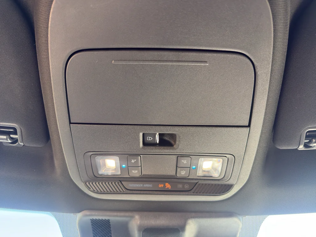 Used 2025 Oxford White Ford XLT image 23