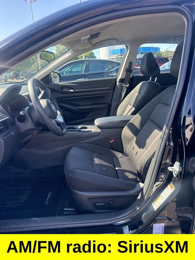 Used 2025 Black Nissan 2.5 SV image 10