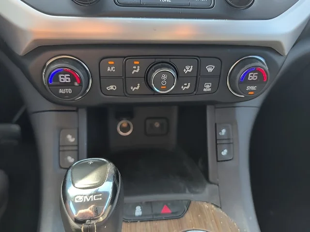 Used 2019 Summit White GMC SLE-2 image 20