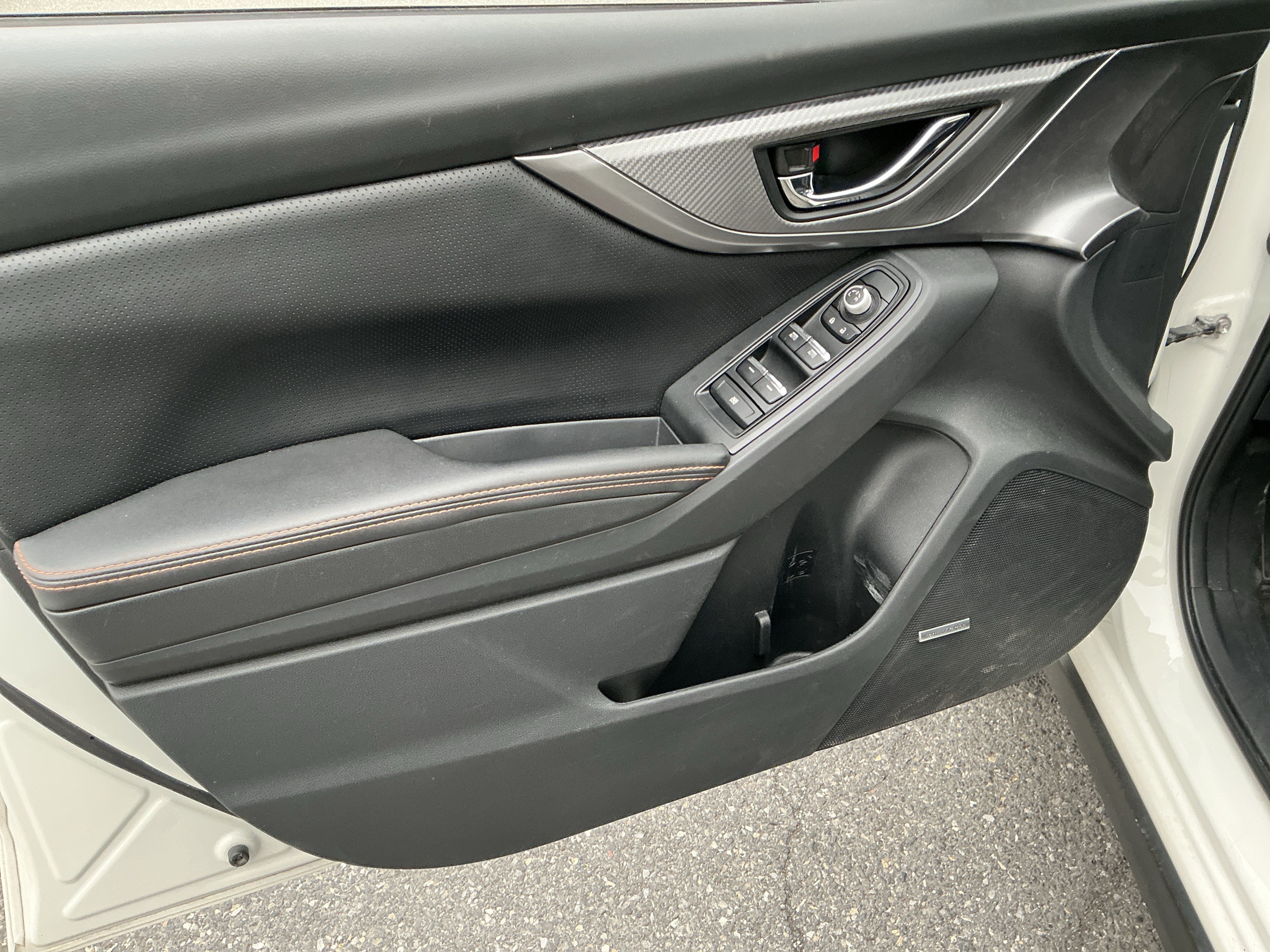 Used 2021 Crystal White Pearl Subaru Limited image 18