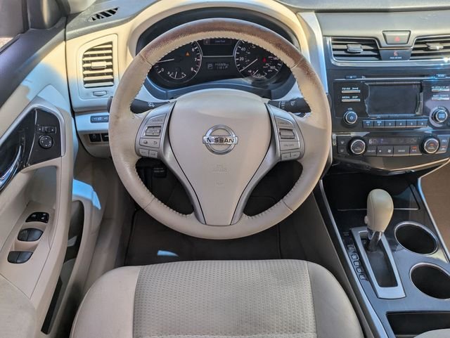 Used 2014 White Nissan 2.5 SV image 29